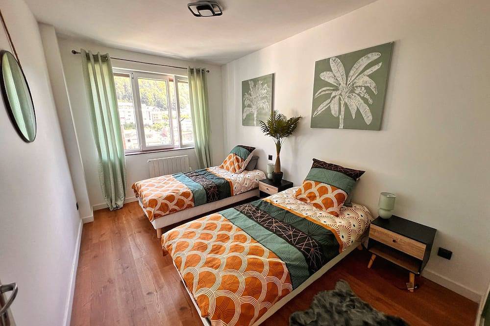 Entire apartment, La Capucine - Bright with balcony and parking space in Saint-Claude (Jura), Parc naturel régional du Haut-Jura