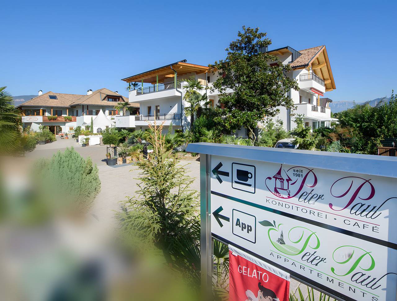 Ganze Wohnung, Ferienwohnung 'Peter Paul Terrasseapp Burgenblick' mit Bergblick und Terrasse in St. Pauls, Eppan an der Weinstraße