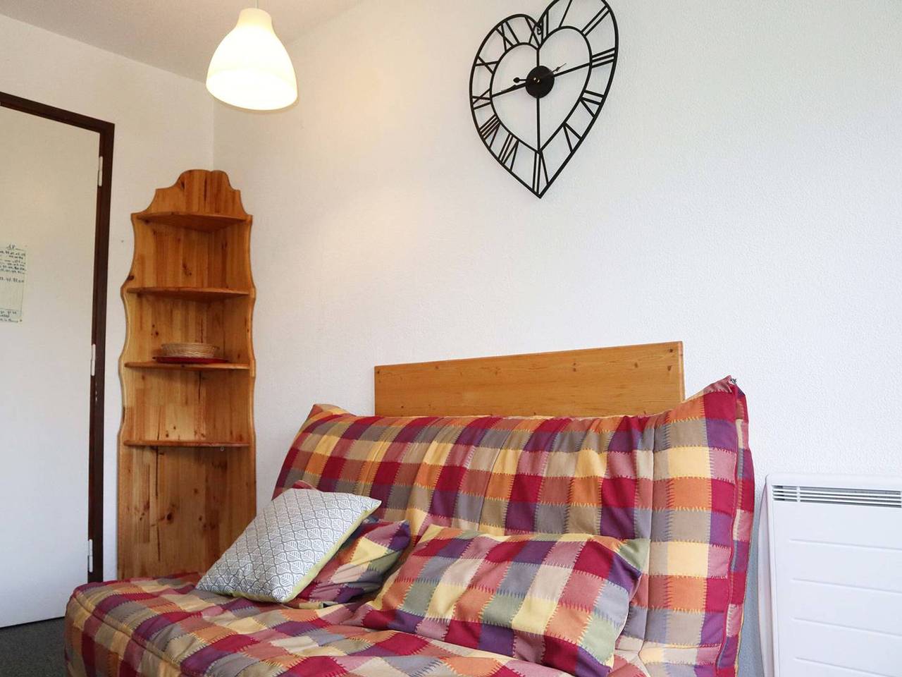 Entire apartment, Studio for 4, ski-in/ski-out, central Les Orres 1650 in Les Orres, Écrins National Park