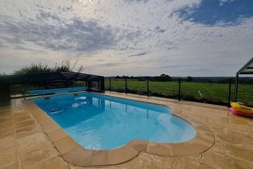 Location de vacances pour 8 personnes, avec jardin ainsi que jacuzzi et piscine à Ergué-Gabéric