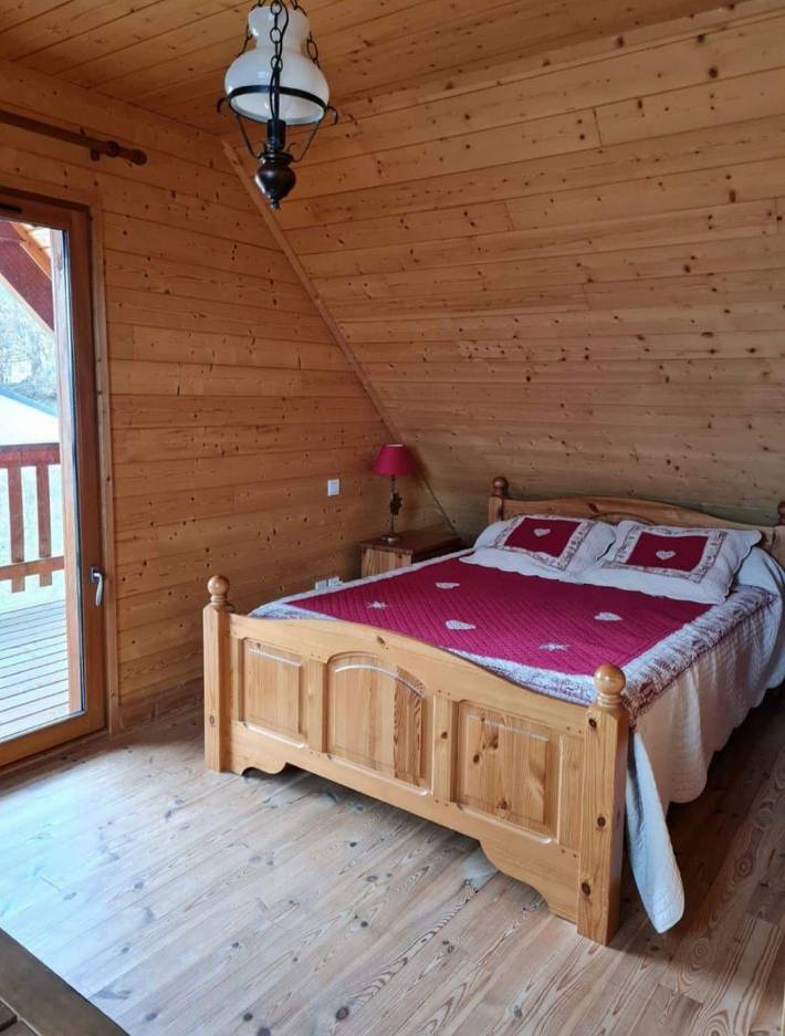 Chalet pour 6 personnes, avec balcon et jardin dans le Cantal - 4