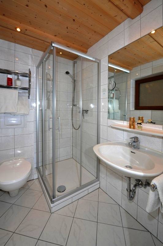 Ganze Ferienwohnung, Gästehaus Klara - 1-Raum-Ferienwohnung 28 qm mit großem Südbalkon in Reit im Winkl, Bayerische Alpen