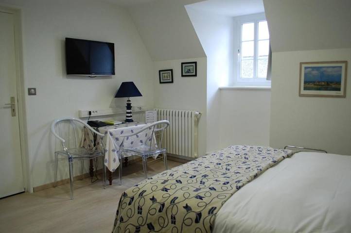 Hôtel pour 3 personnes, avec terrasse ainsi que vue et jardin à Pontivy - 3