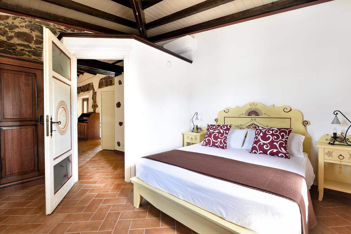 Casa sul Lago with Private Pool, Lake & Mountain View and Garden in Dorgali, Gulf of Orosei