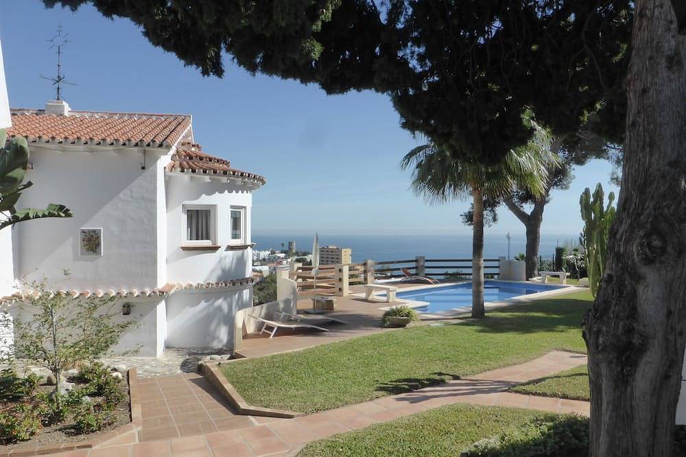 Entire apartment, Beautiful views, garden and quiet area! Very spacious and redecorated 2025 in Torremuelle, Benalmádena