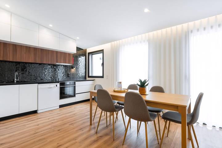 Last minute apartment voor 4 personen, with Balkon and Terras as well as Tuin in Porto