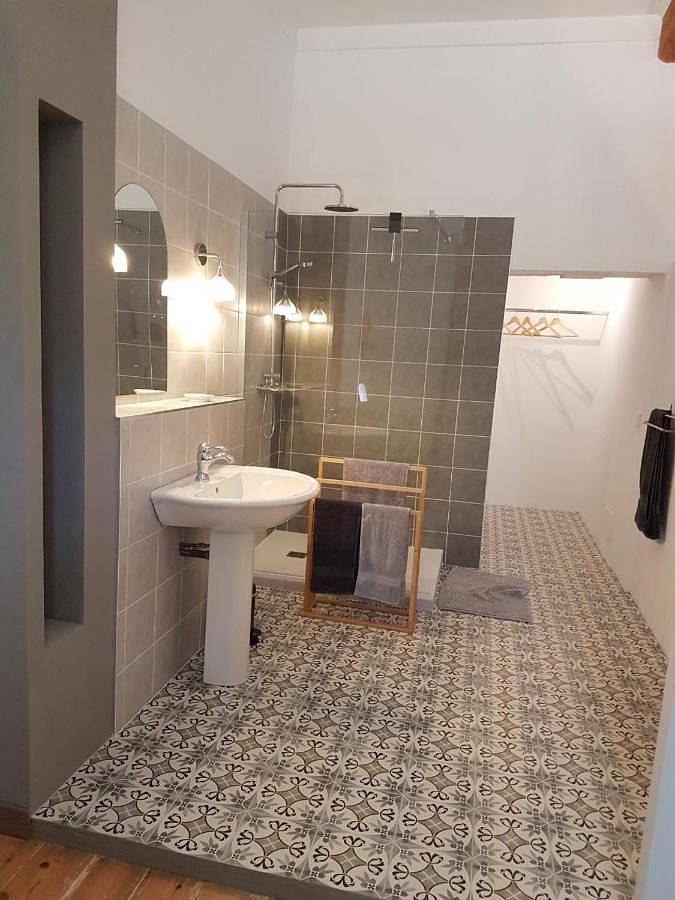 Double Room with Private Bathroom in Narbonne, Côte méditerranéenne (France)