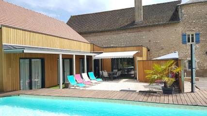 Chambre d’hôte pour 2 personnes, avec vue ainsi que jardin et piscine à Givry