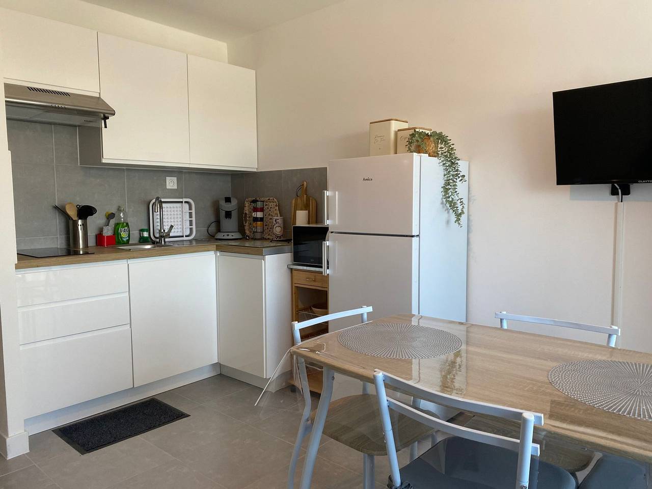 Entire studio, Cozy apartment near the Thermal Baths in Balaruc-les-Bains in Balaruc-les-Bains, Mediterranean Coast (France)