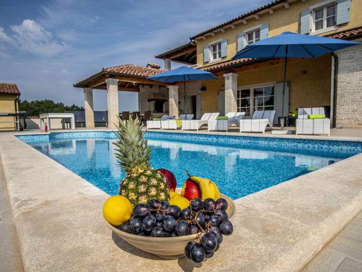 Ferienhaus für 9 Personen, mit Balkon und Terrasse