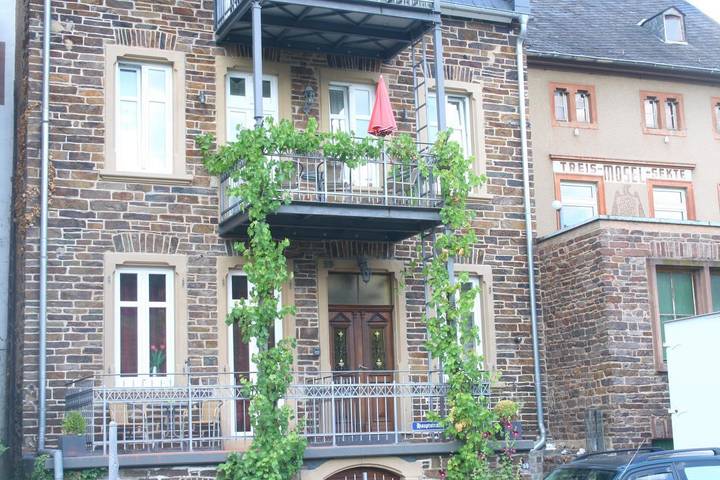 Ferienwohnung für 2 Personen, mit Balkon und Terrasse in Zell (Mosel)