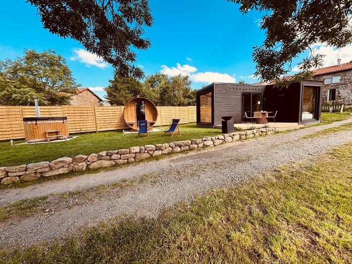 Maison de campagne pour 2 personnes, avec vue et sauna ainsi que terrasse et jardin à Saint-Bonnet-le-Courreau