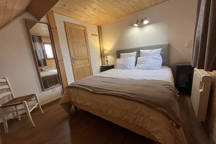 Gîte pour 10 personnes, avec jardin, animaux acceptés à Chastreix - 4