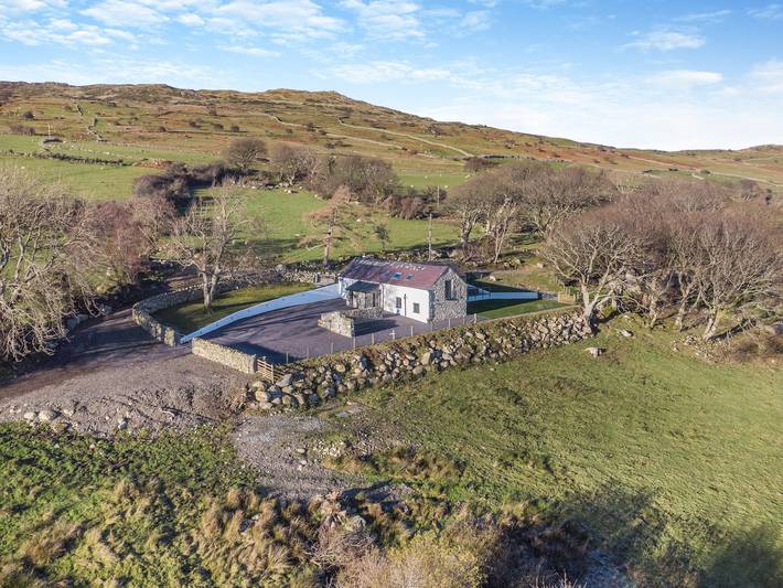 Ysgubor Maen Y Bardd in Snowdonia