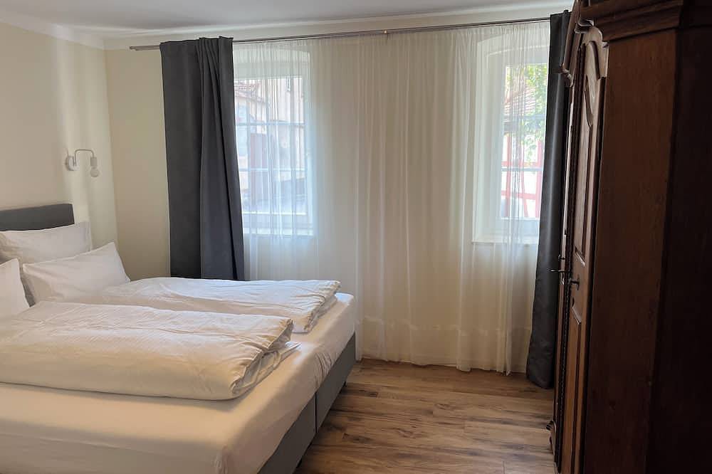 Ganze Wohnung, Ferienwohnung \"Burgweg\" im alten Weingut in Großkarlbach, Deutsche Weinstraße