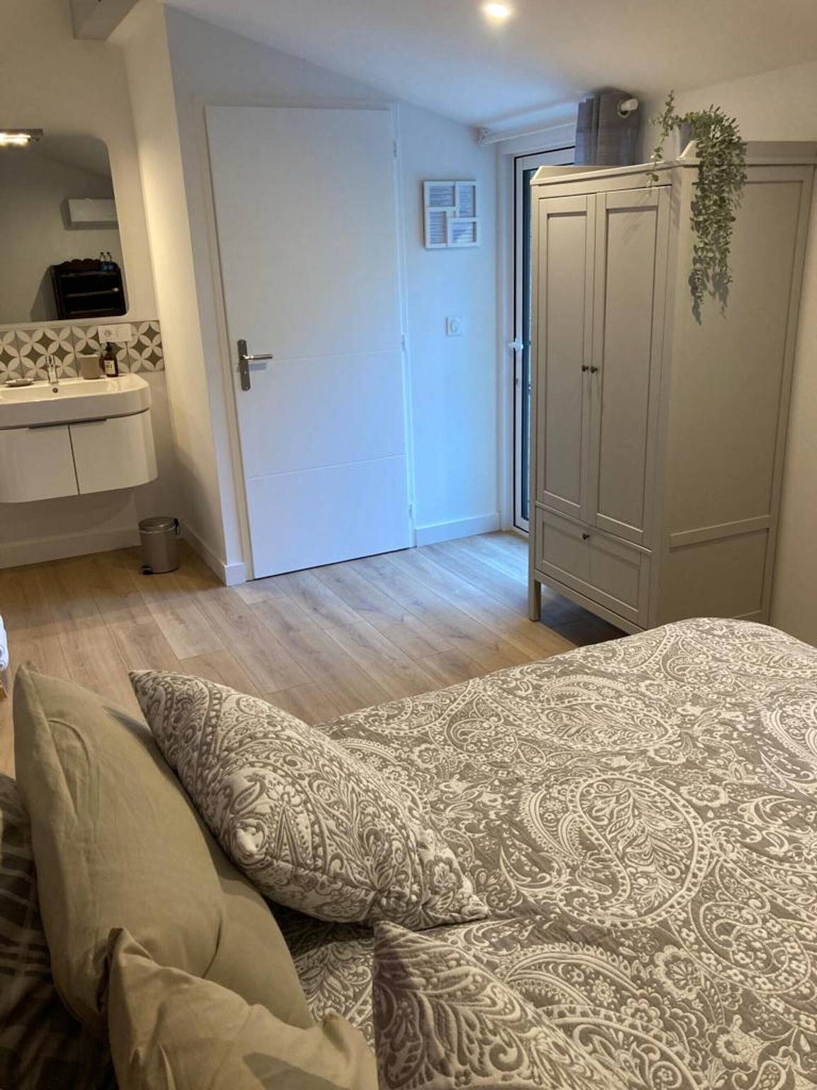 Chambre d'hôtes 'Lavande' avec piscine commune, Wi-Fi et climatisation in Puget, Parc naturel régional du Luberon