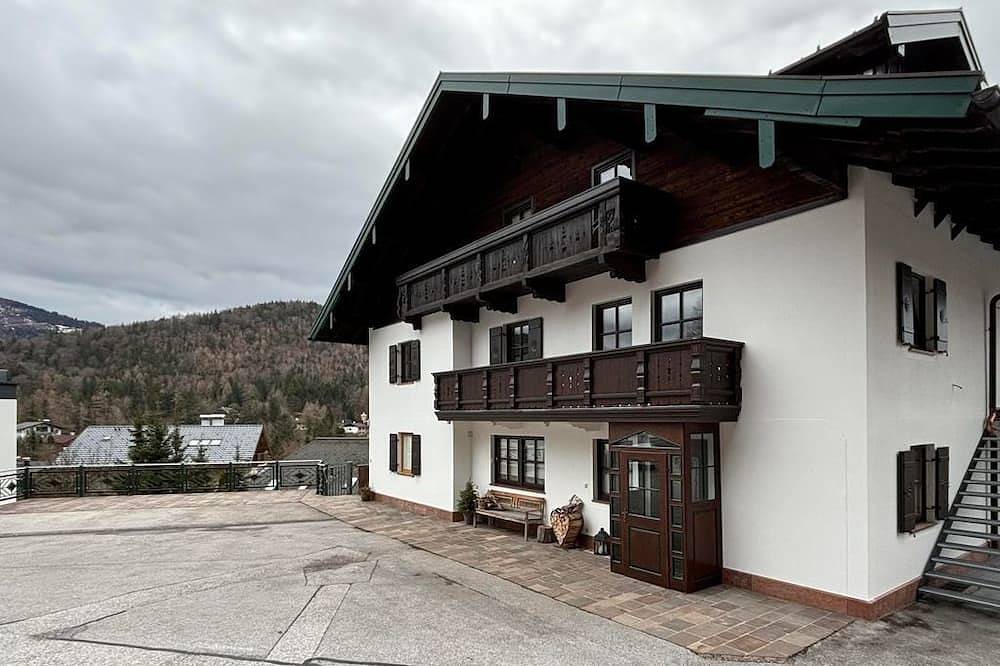 Seeblickzimmer Mit Balkon - Pension Stöllinger in Salzkammergut-Berge, Fuschl am See