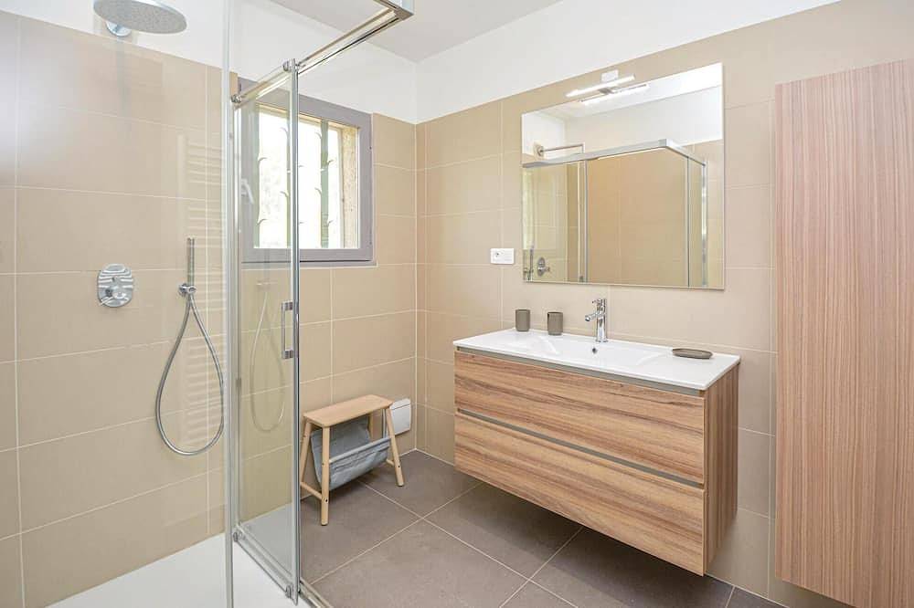 Stunning home in Saint-Rémy-de-Provence in Saint-Rémy-de-Provence, Arles region