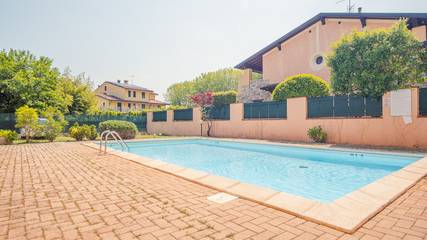 Ferienwohnung für 2 Personen, mit Pool und Terrasse sowie Garten in Sirmione