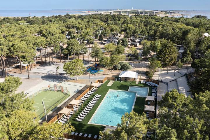 Mobil home pour 4 personnes, avec terrasse et piscine à La Barre-de-Monts - 4