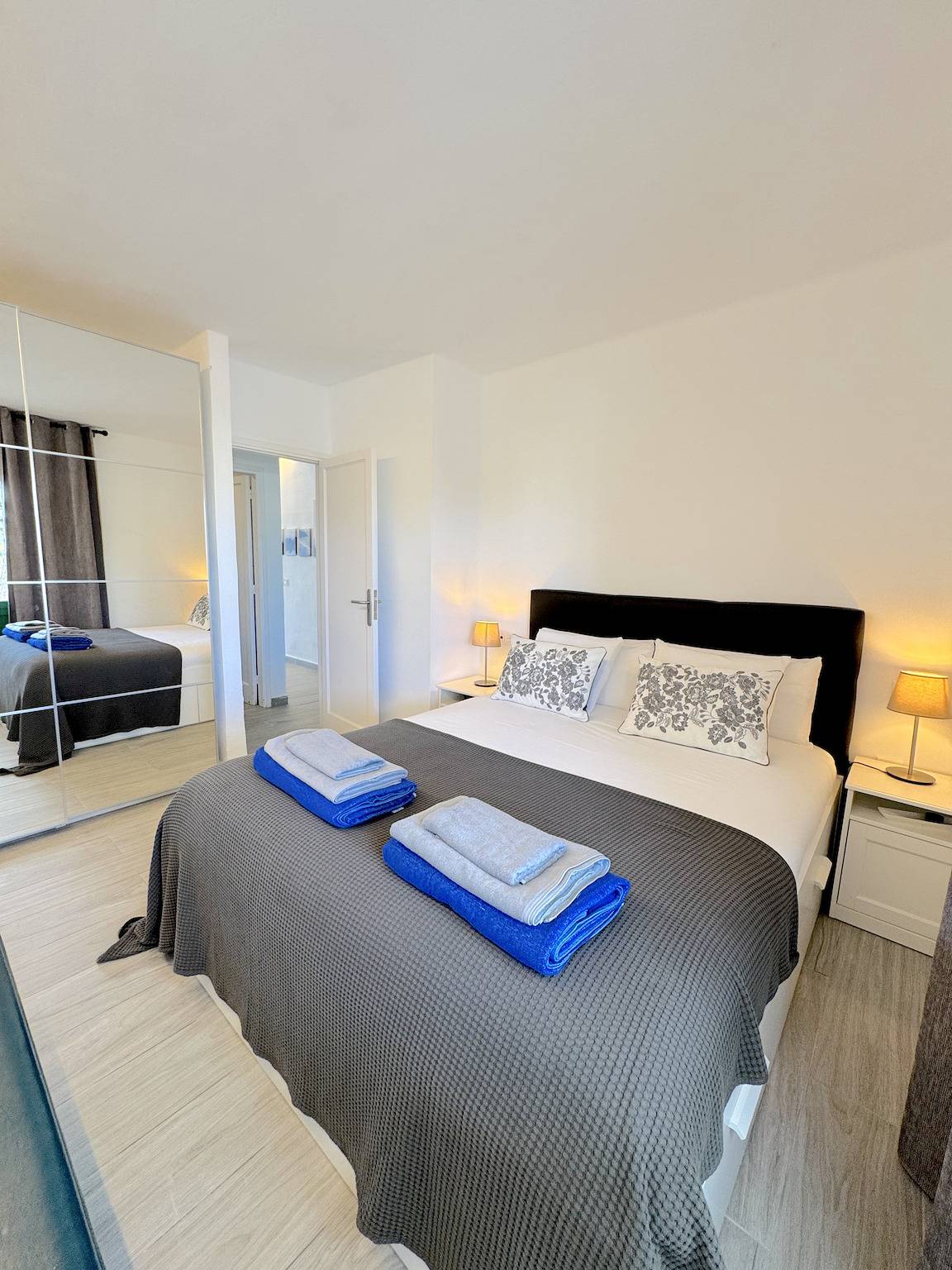 Entire apartment, Casahost Ocean Blue Pool View in Playa Bastián, Teguise