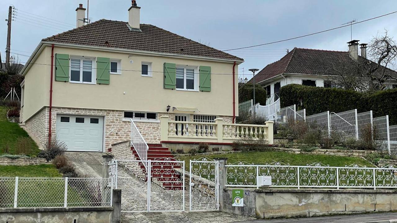 Three-Bedroom House in Bar-sur-Aube, Aube