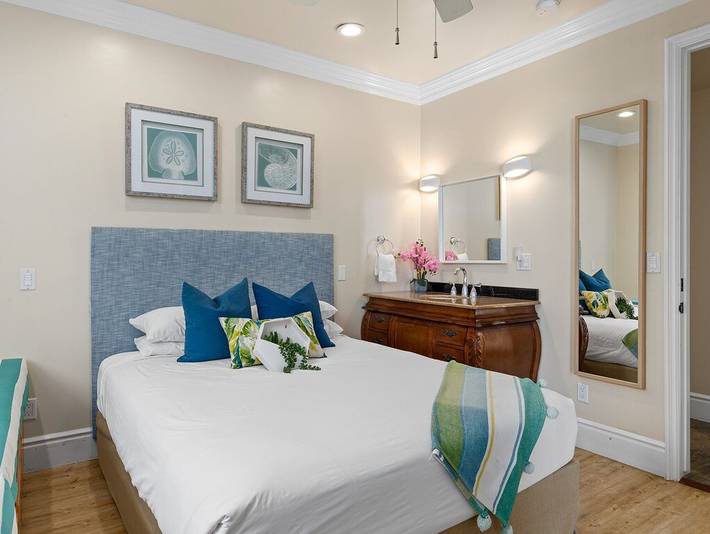 Vacation rental for 12 people, with hot tub and balcony, with pets in Oceanside