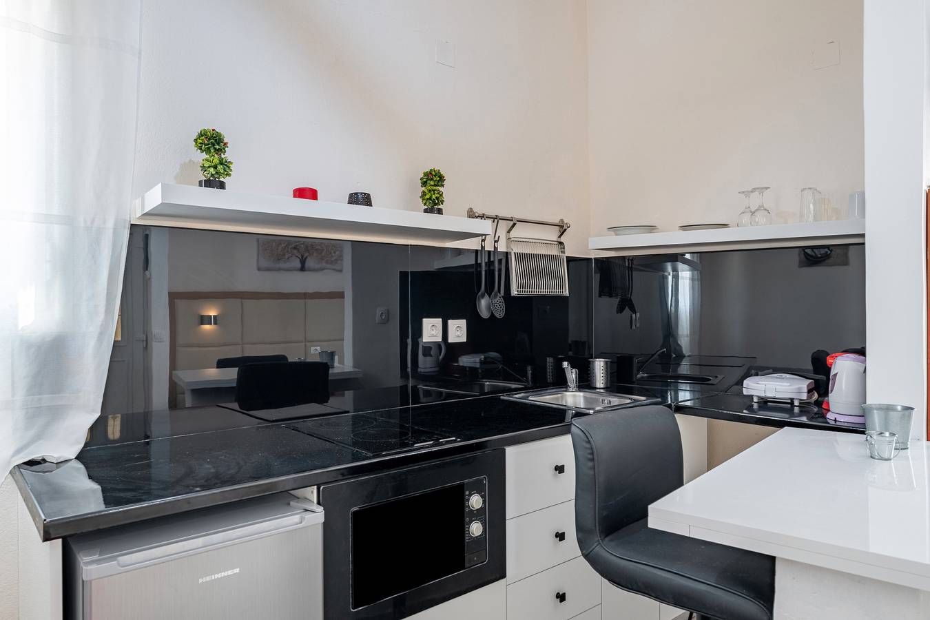 Entire apartment, Apartment 'Studio' with Wi-Fi and Air Conditioning in Kavos, Corfu