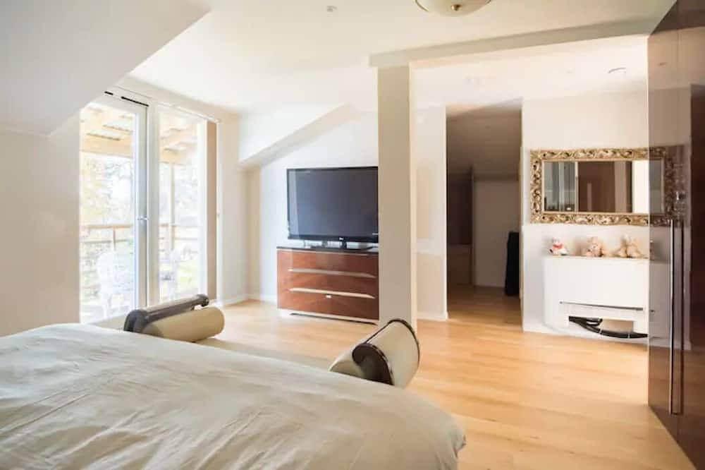 Exclusive House in Steninge Marina , Märsta, Sweden  in Mälaren