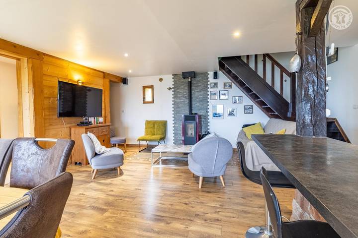Gîte pour 6 personnes, avec terrasse à Les Déserts - 2