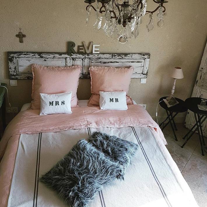 Location de vacances pour 2 personnes, avec jardin et vue ainsi que terrasse et piscine à Castillon-du-Gard - 3