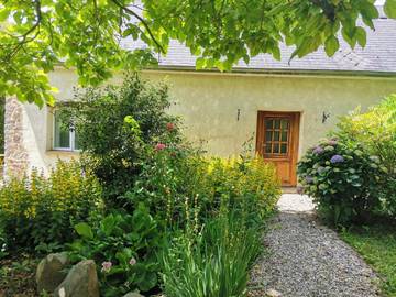 Gîte pour 4 personnes, avec jardin et vue, animaux acceptés à Moyon