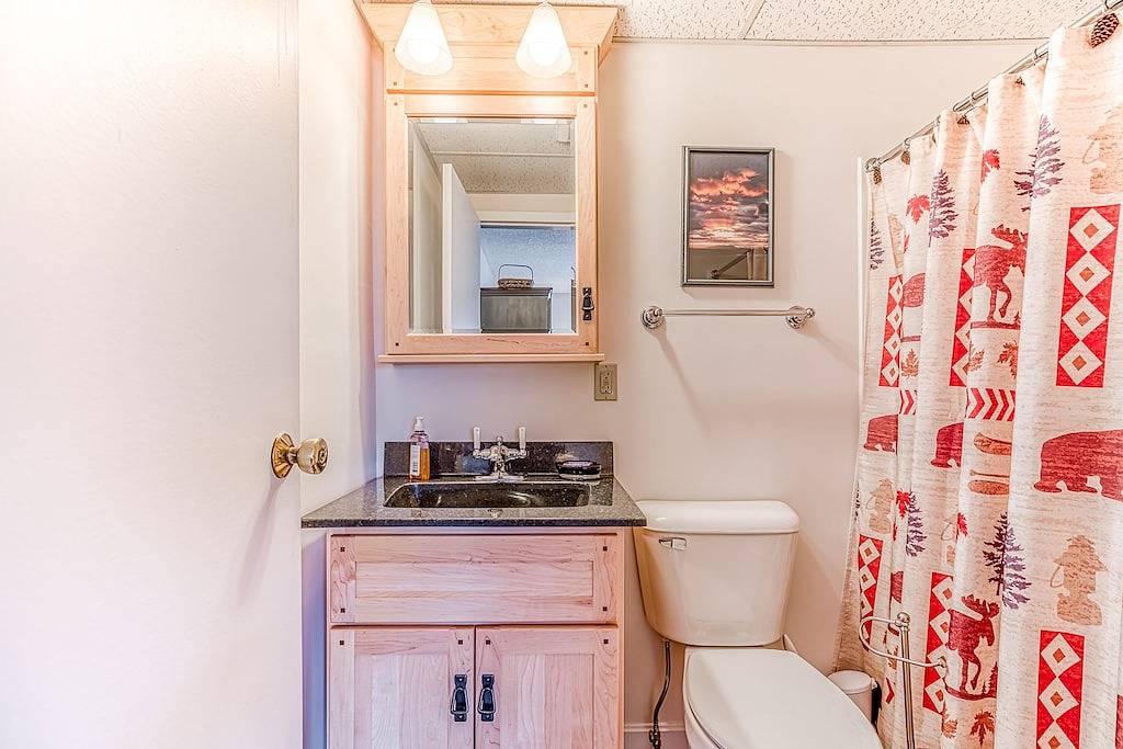 Vacation Apartment for 4 Guests in Moosehead Lake, Maine