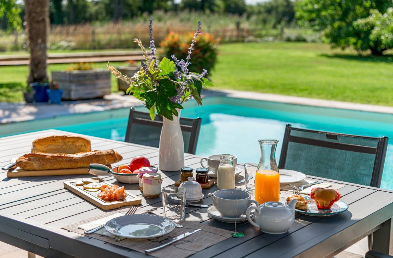 La Clé des Chaumes, piscine et bain nordique - Voyage au bout de la Nuit in Boisset-lès-Montrond, Montbrison