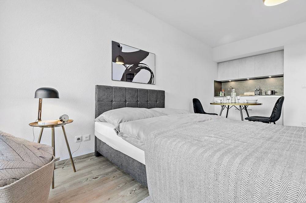 Entire apartment, Stylish studio | In the heart of Augsburg's old town in Augsburg-Innenstadt, Augsburg