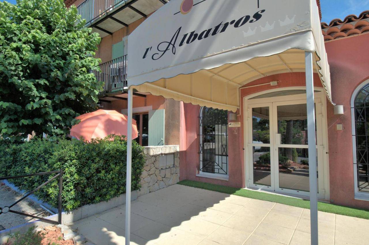 Appartement entier, Appt Studio avec Balcon Parking privé, Piscine, proche Golf St Donat in Mouans-Sartoux, Côte méditerranéenne (France)