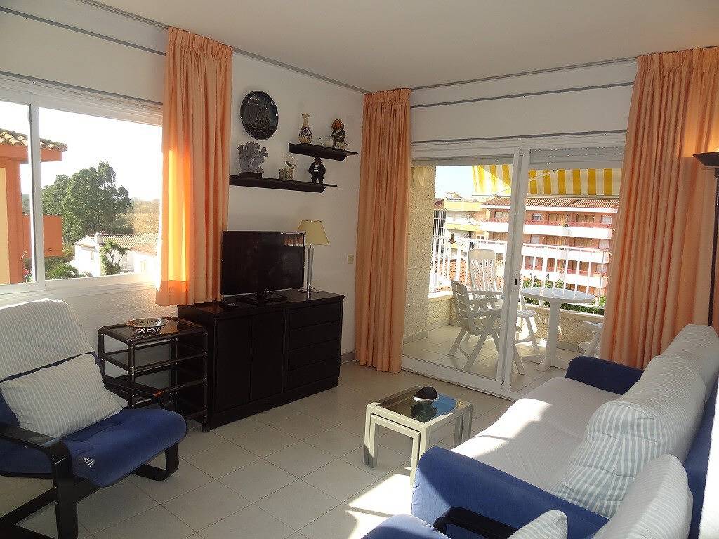 Apartamento entero, Apartamento 'Blaumar B310' con piscina compartida, terraza privada y Wi-Fi in L' Estartit, Estartit