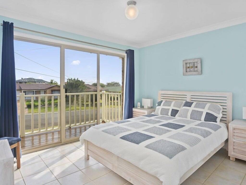 Holiday Home for 12 People in Vincentia, Jervis Bay