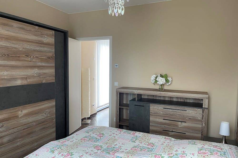 Ganze Wohnung, Sonnendurchflutete Fewo mit großer Terrasse bis 6 Gäste nahe Potsdam und Berlin in Michendorf, Mittelmark