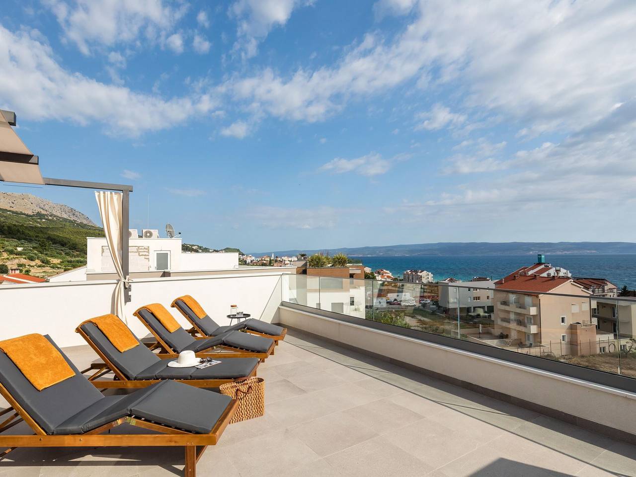 Apartment in Split near the Adriatic Coast in Podstrana, Split-Dalmatia