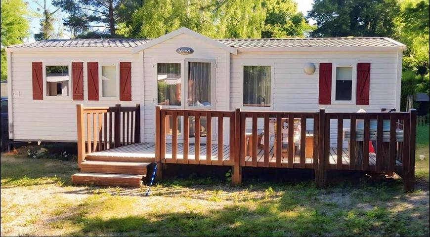 Camping pour 6 personnes, avec Terrasse et Jardin ainsi que Piscine et Vue