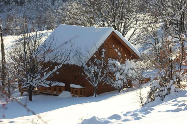 Chalet pour 5 personnes, avec Balcon et Terrasse ainsi que Jardin et Vue dans les Alpes maritimes - 3