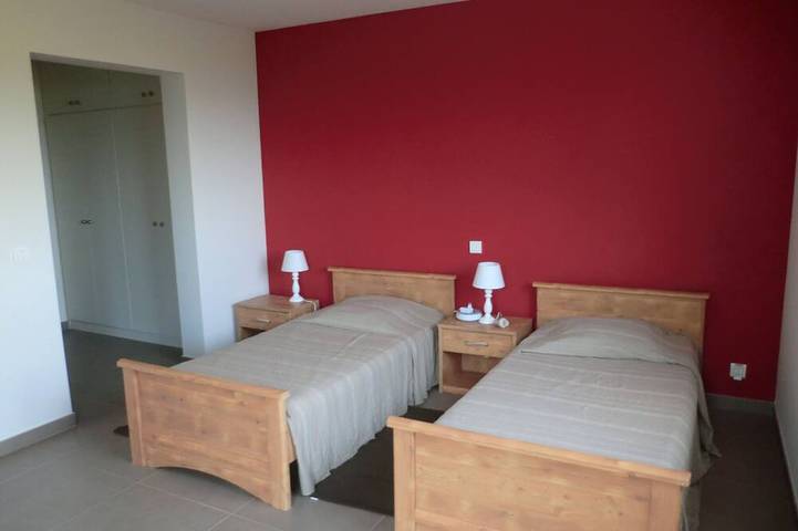 Location de vacances pour 7 personnes, avec terrasse et jardin dans Plage Cala Rossa - 3