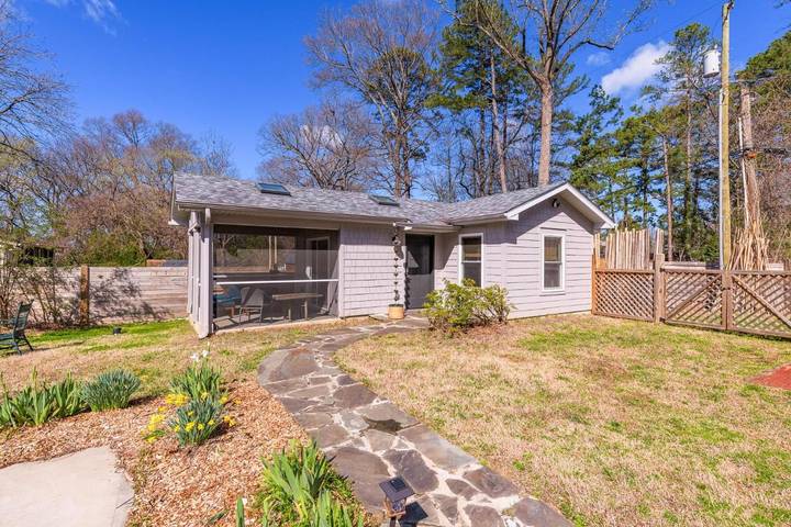 Ferienhaus für 2 Personen, mit Garten und Sauna in Charlotte