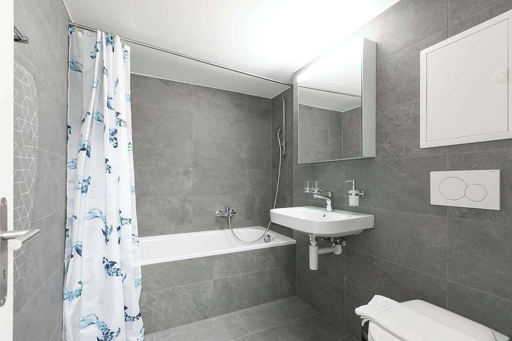 Entire apartment, Book2stay 2-room apartment #2 Rosenberg up to 4 people in St. Gallen, Lake Constance (Switzerland)