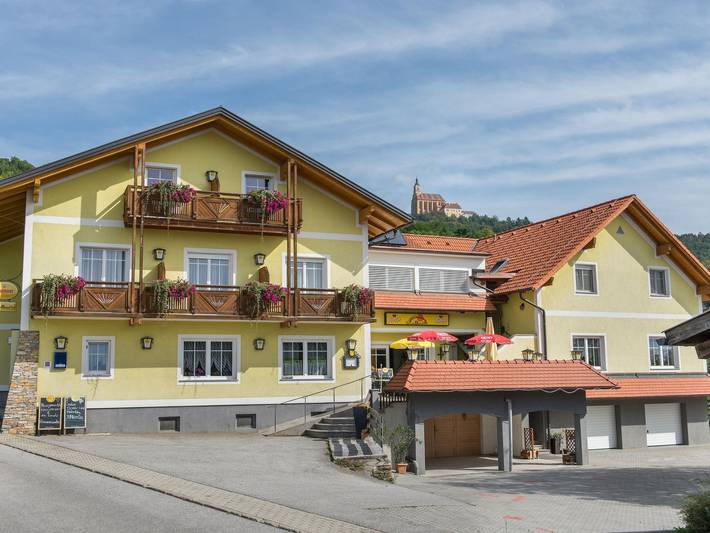 Hotel für 3 Personen, mit Balkon und Terrasse sowie Garten in Pöllauberg