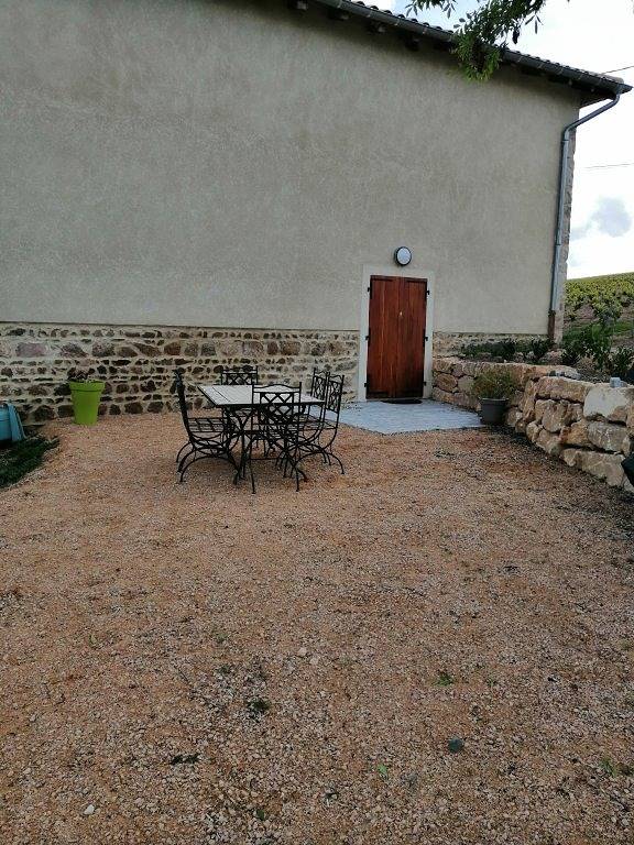 Gîte pour 6 personnes, avec jardin, animaux acceptés dans Rhône - 2