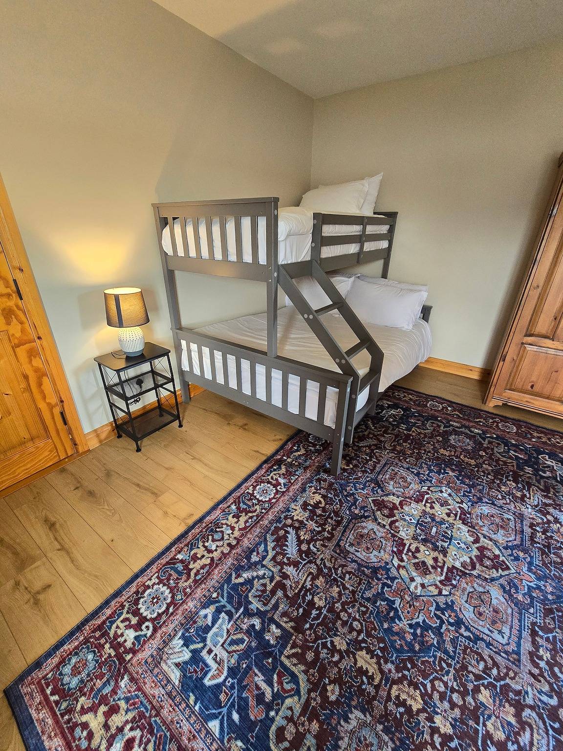 5 Bed House - Sleeps 13 - Pets - Garden - Parking in Killybegs ED, Donegal