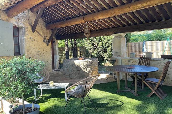 Detached house on garden level in Pont-Saint-Esprit, Nimes region