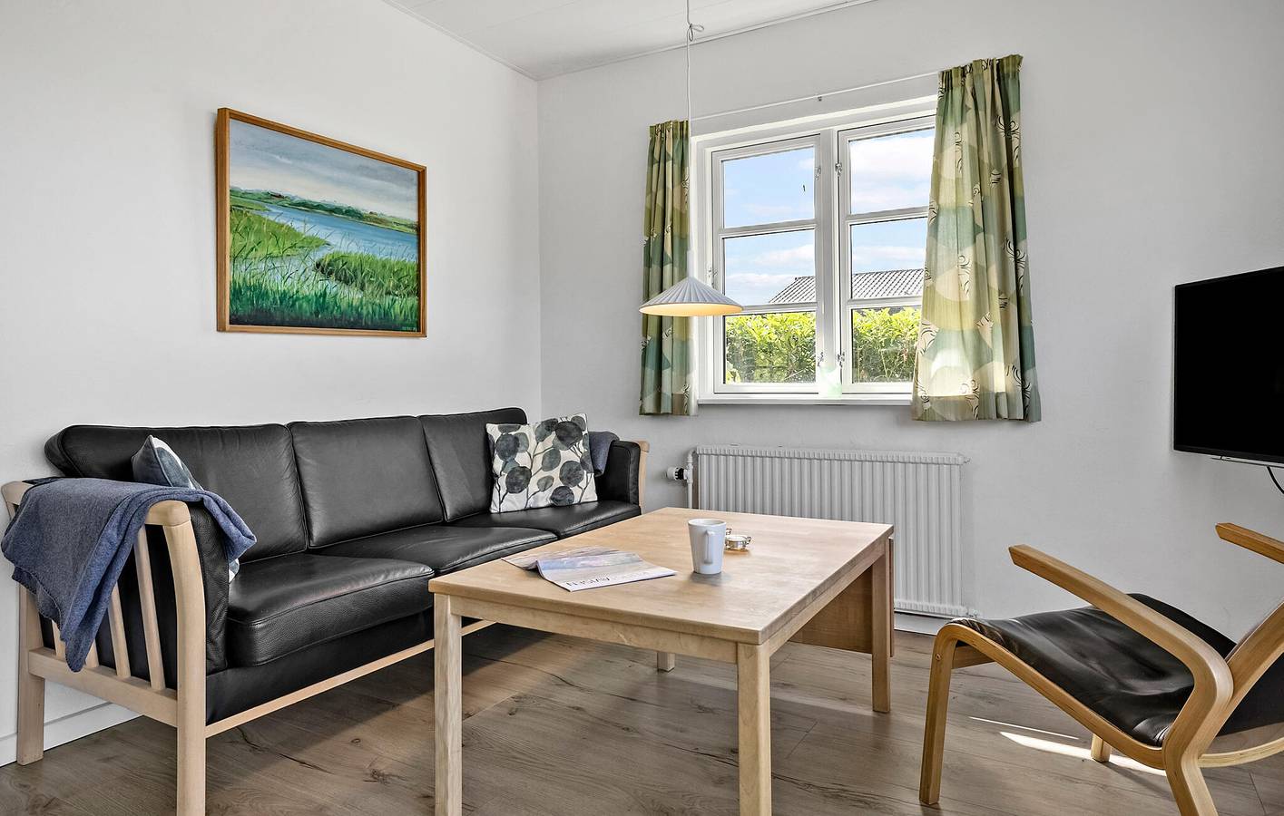 Hel ferielejlighed, Ferielejlighed for 4 personer med terrasse in Hasle, Bornholm